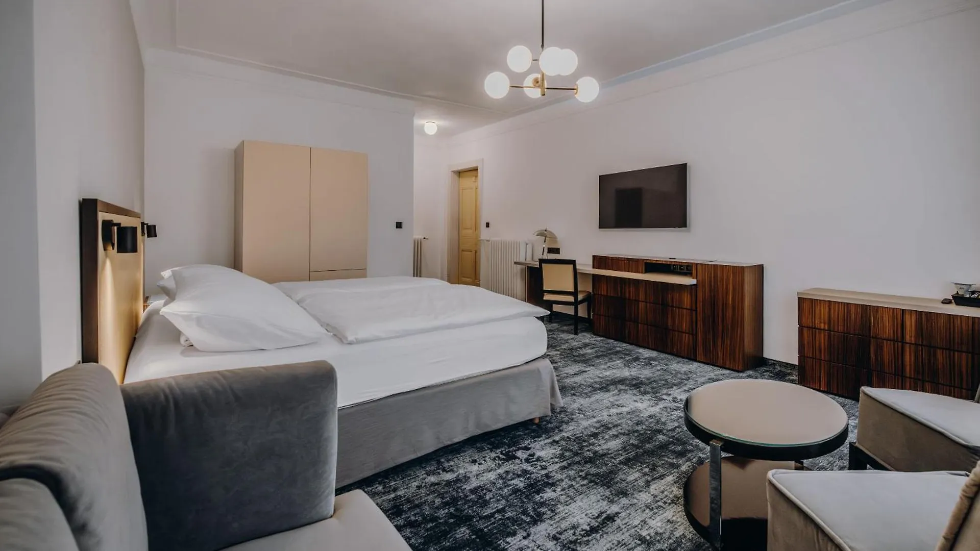 ****  Esplanade Carlsbad Hotel Karlovy Vary Csehország